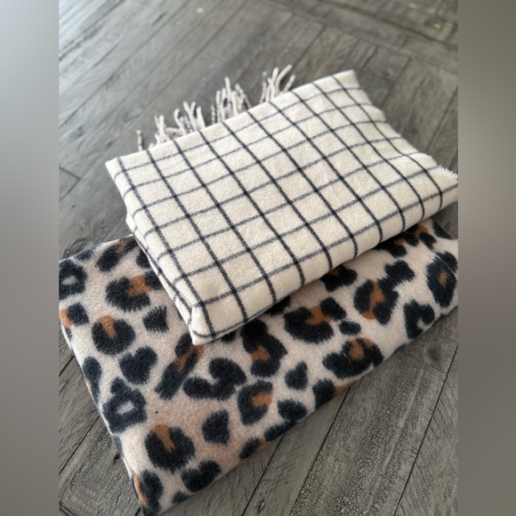 Accessories - Bundle of 2 Fashion Scarves, so adorable! Great condition.